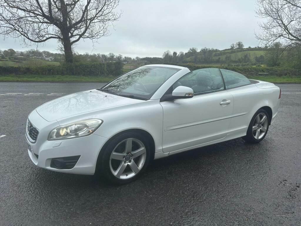 Volvo C70 D3 150 Se Lux White #2
