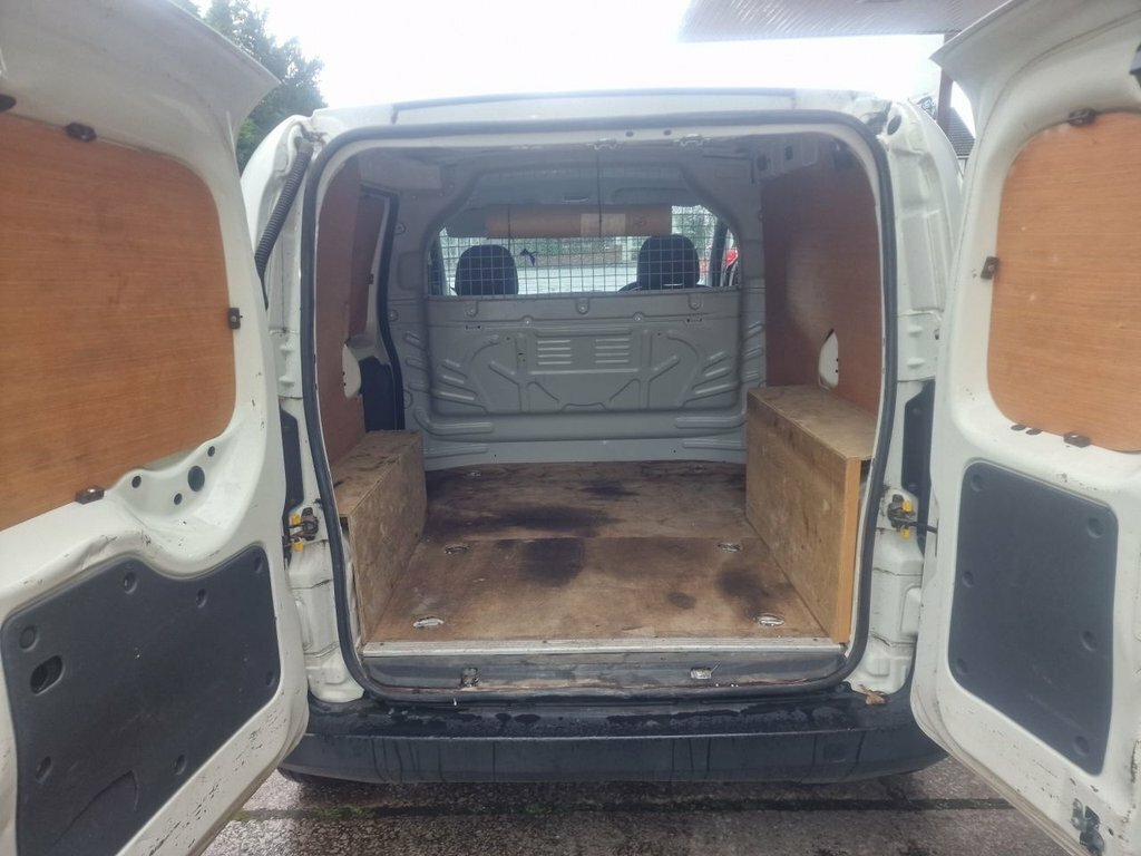 Citroen Nemo Multispace 660 LX Hdi 74 Red #10