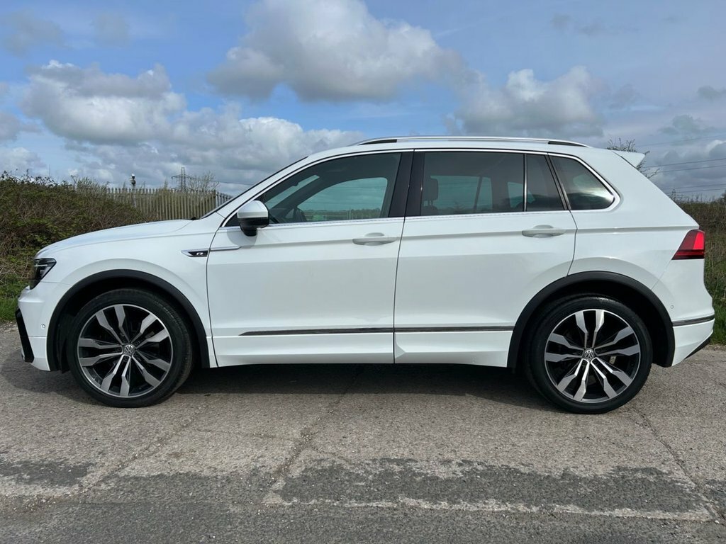 Volkswagen Tiguan 2L R-line HJ68ZDV White #5