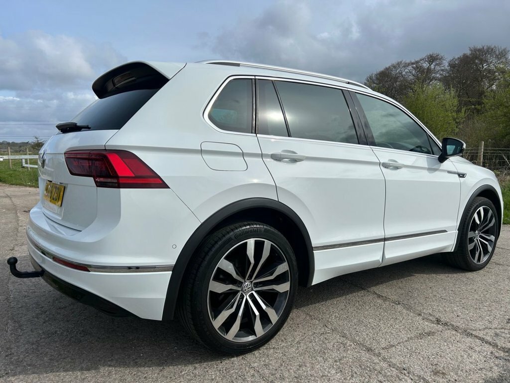 Volkswagen Tiguan 2L R-line HJ68ZDV White #3