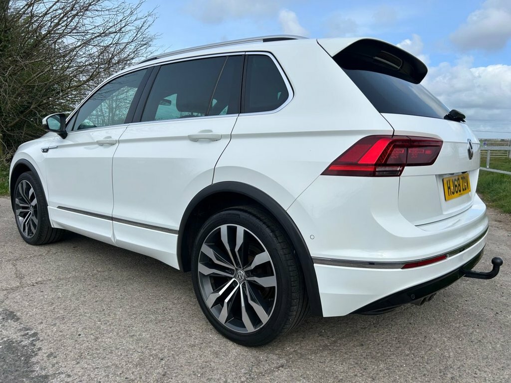 Volkswagen Tiguan 2L R-line HJ68ZDV White #6