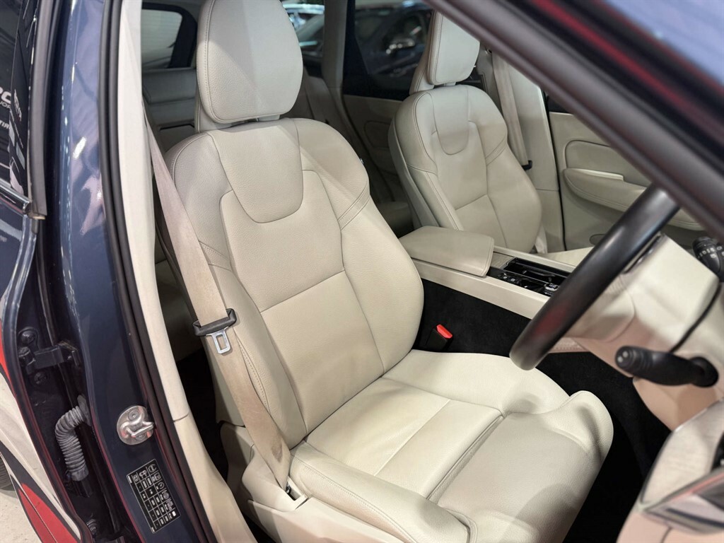 Volvo XC60 B4 Mhev HK72VPY Blue #4