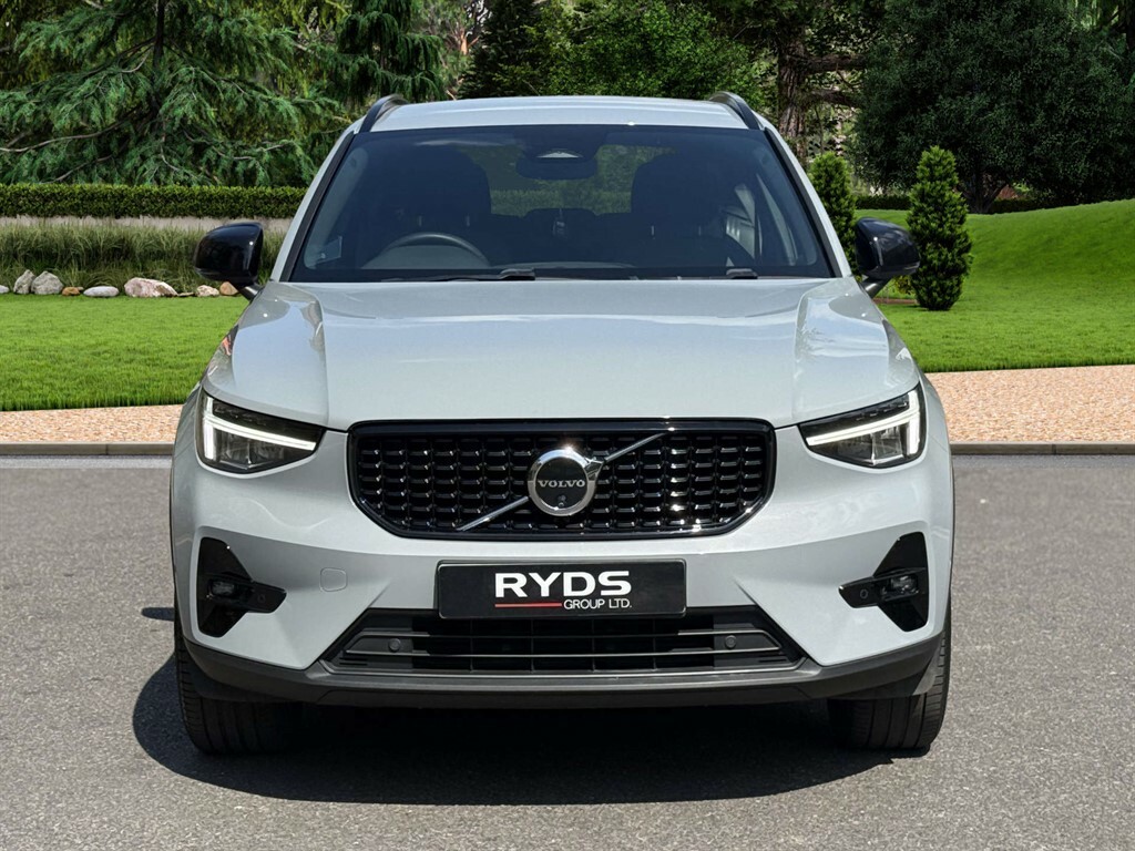 Volvo XC40 B3 Mhev BD73EZP Grey #2