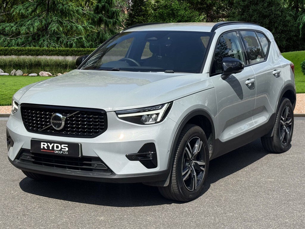 Volvo XC40 B3 Mhev BD73EZP Grey #3