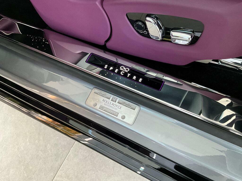 Rolls-Royce Spectre 120Kwh Black Badge Coupe 4Wd 65 HT74VUH Purple #15