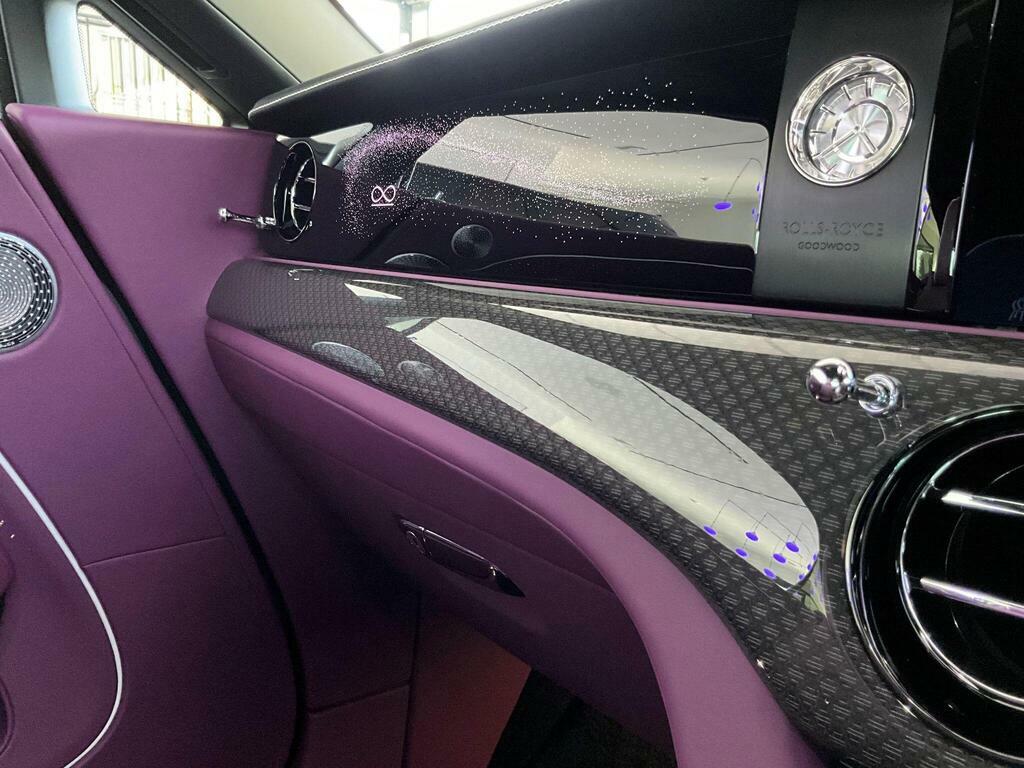 Rolls-Royce Spectre 120Kwh Black Badge Coupe 4Wd 65 HT74VUH Purple #16