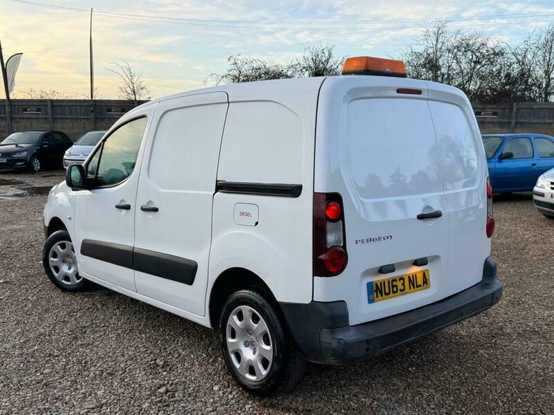 Peugeot Partner 1.6 Hdi 850 S White #2