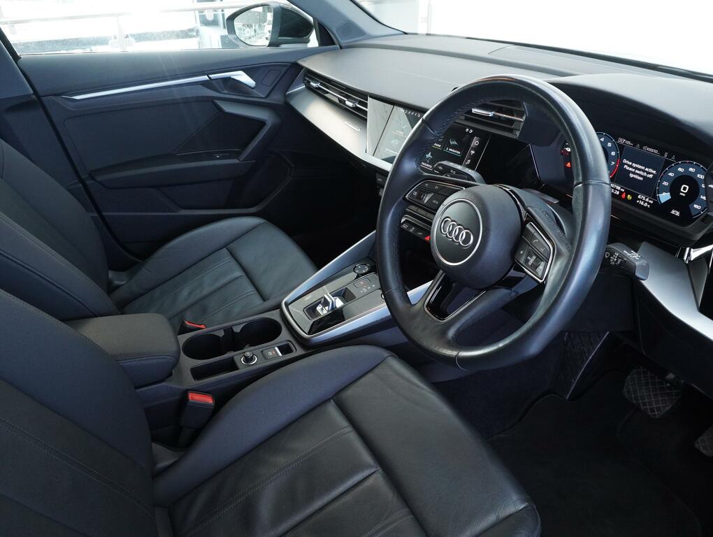 Audi A3 1.4 Tfsie 40 Sport Sportback Plug-in Hy RK72LNF Black #3
