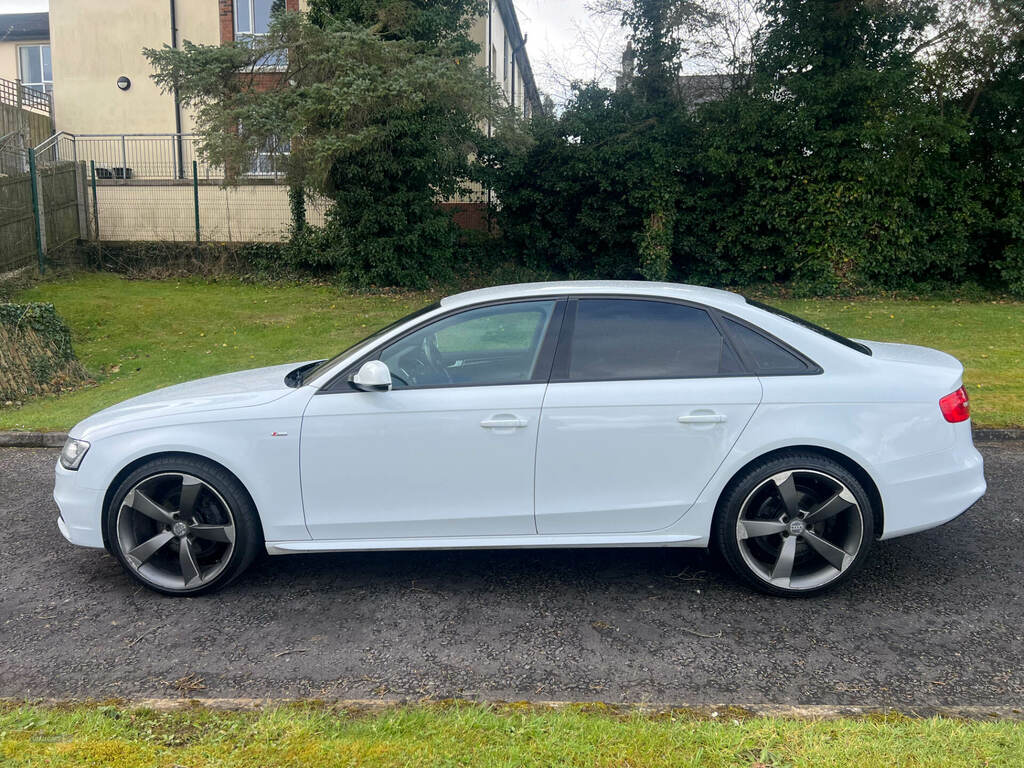 Audi A4 2.0 Tdi 177 Black Edition SB63RZF White #4