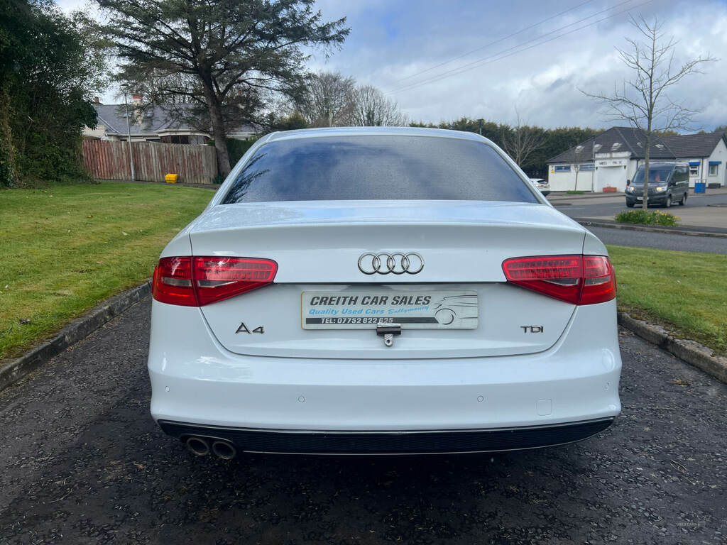 Audi A4 2.0 Tdi 177 Black Edition SB63RZF White #6