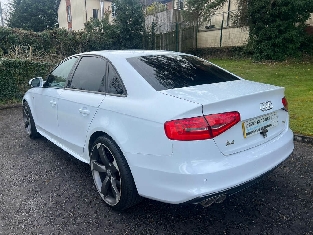 Audi A4 2.0 Tdi 177 Black Edition SB63RZF White #5