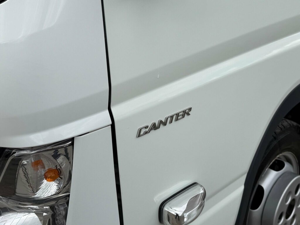 Mitsubishi Fuso Canter 7C18 43 White #21