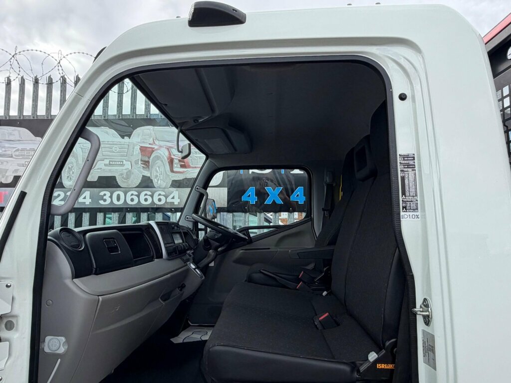 Mitsubishi Fuso Canter 7C18 43 White #10