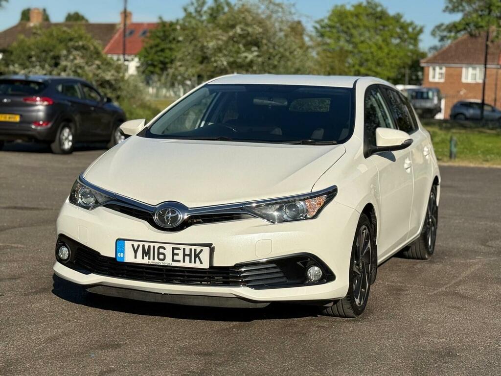 Toyota Auris Hatchback 1.6 D-4d Design Euro 6 Ss 20161 YM16EHK White #3