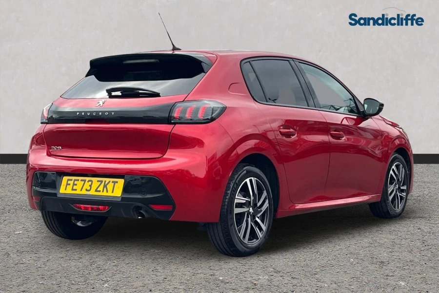 Peugeot 208 208 1.2 Puretech 100 Allure Premium Hatchbac FE73ZKT Red #4