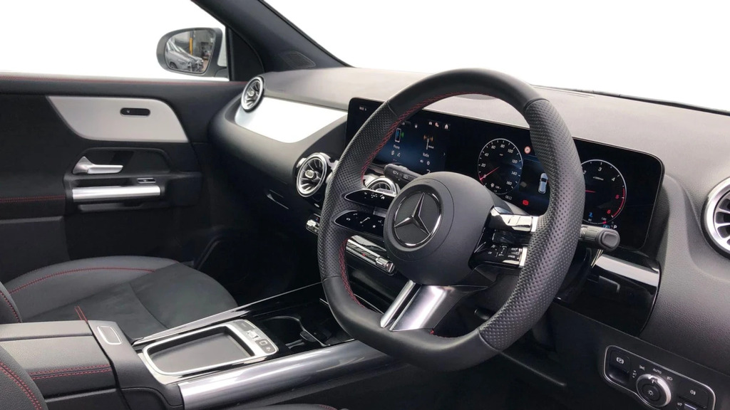 Mercedes-Benz GLA Class Gla 220 Amg Line Exec D 4 KP75LGG White #3