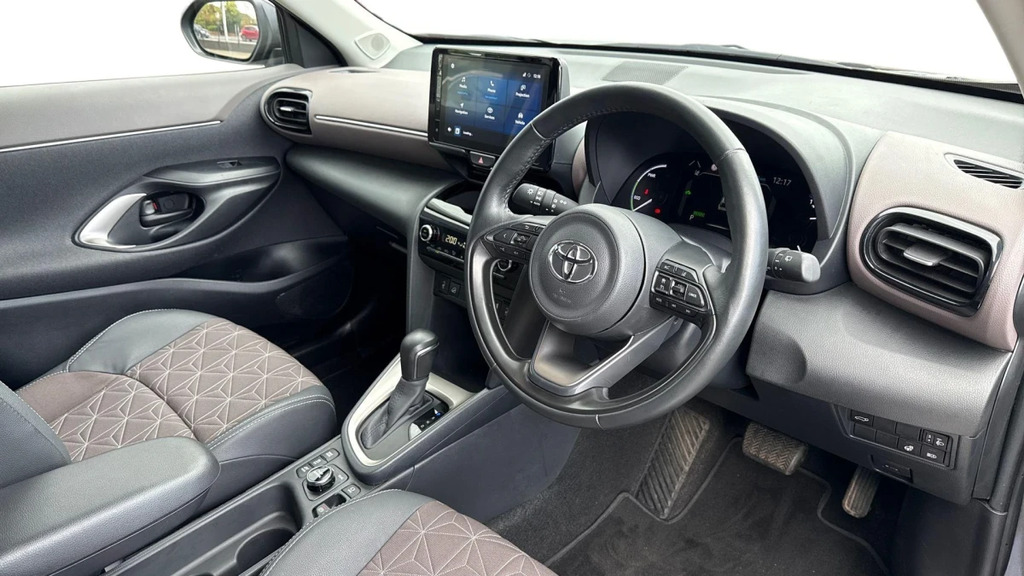 Toyota Yaris Cross Yaris Cross Excel Hev 4X4 HJ24MXW Grey #3