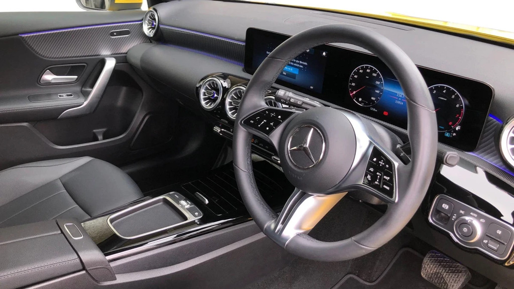 Mercedes-Benz A Class A 180 Sport Executive Mhe RX24XRK Yellow #3