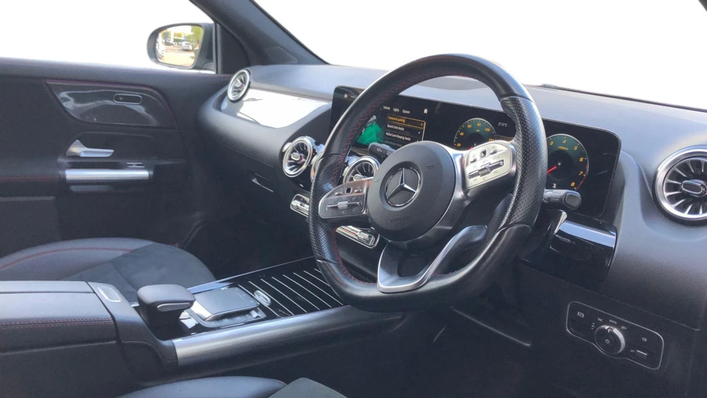 Mercedes-Benz GLA Class Gla 200 Amg Line Premium KW23HVB Black #3