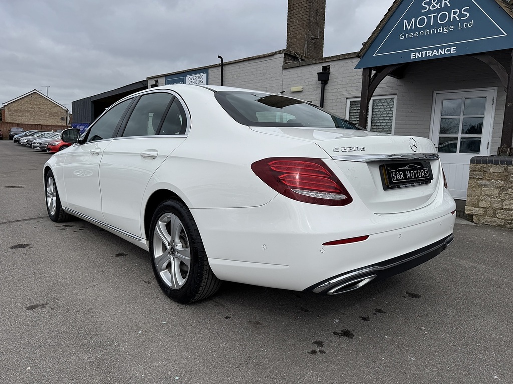 Mercedes-Benz E Class E220d Se WG18HFV White #6