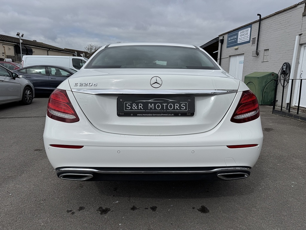 Mercedes-Benz E Class E220d Se WG18HFV White #5