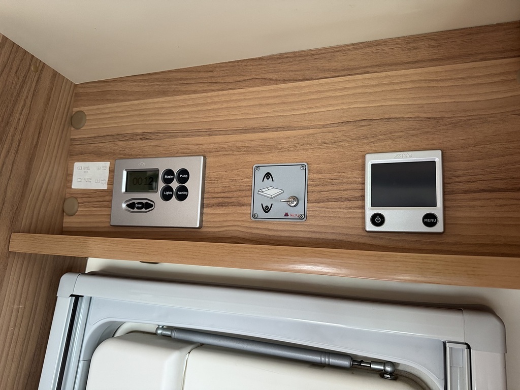 Peugeot 2 Berth, Slide Out Pod Silver #71