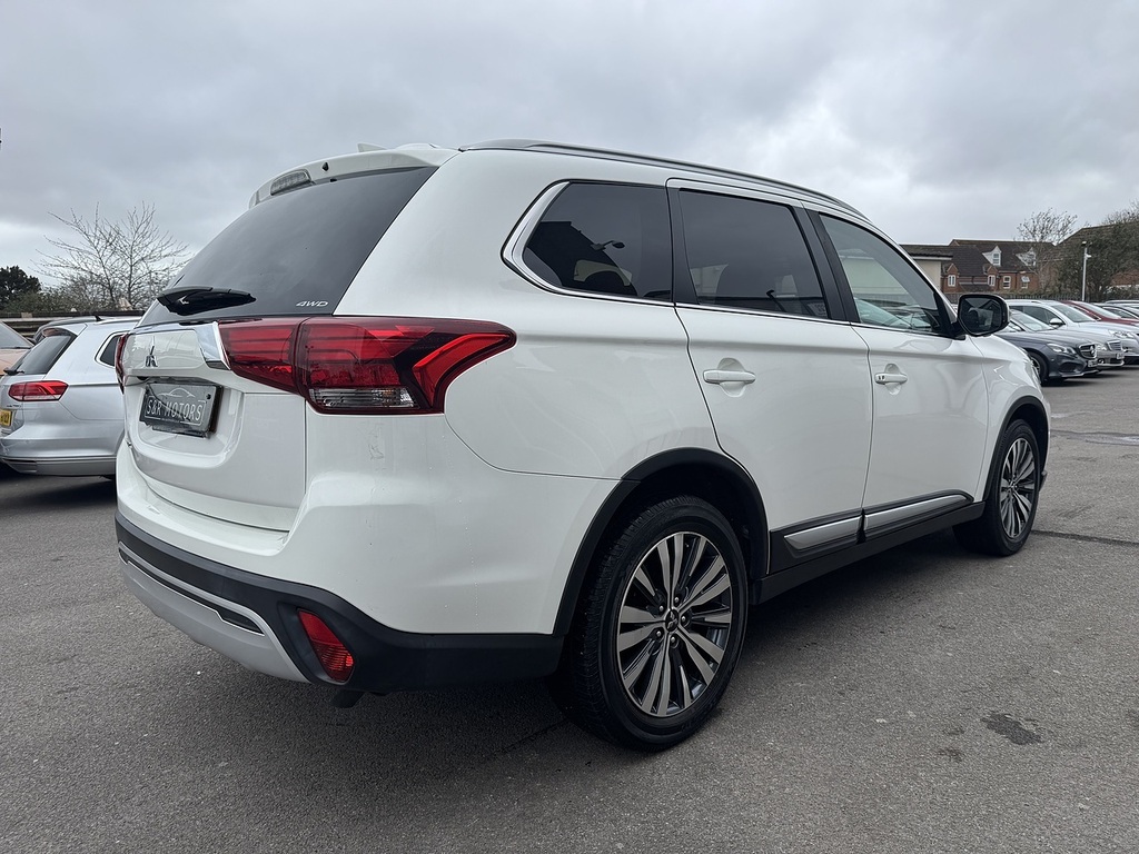 Mitsubishi Outlander Mivec Exceed White #4