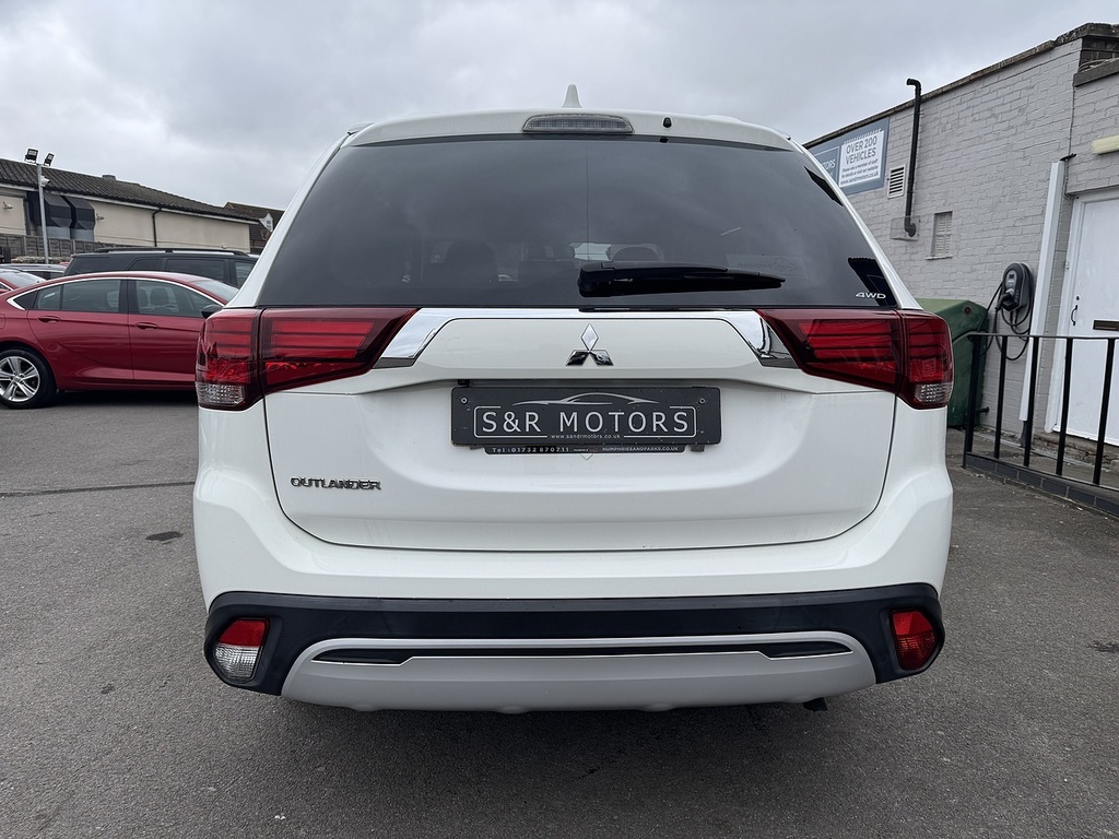 Mitsubishi Outlander Mivec Exceed White #5