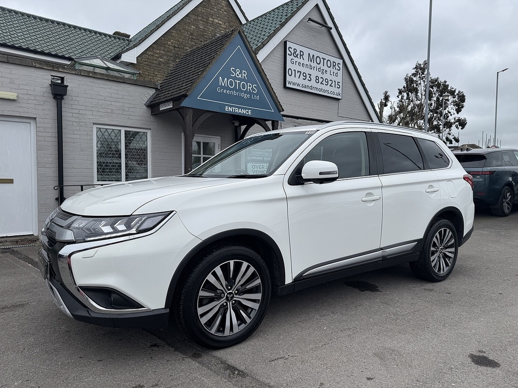 Mitsubishi Outlander Mivec Exceed White