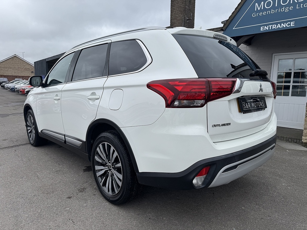 Mitsubishi Outlander Mivec Exceed White #6