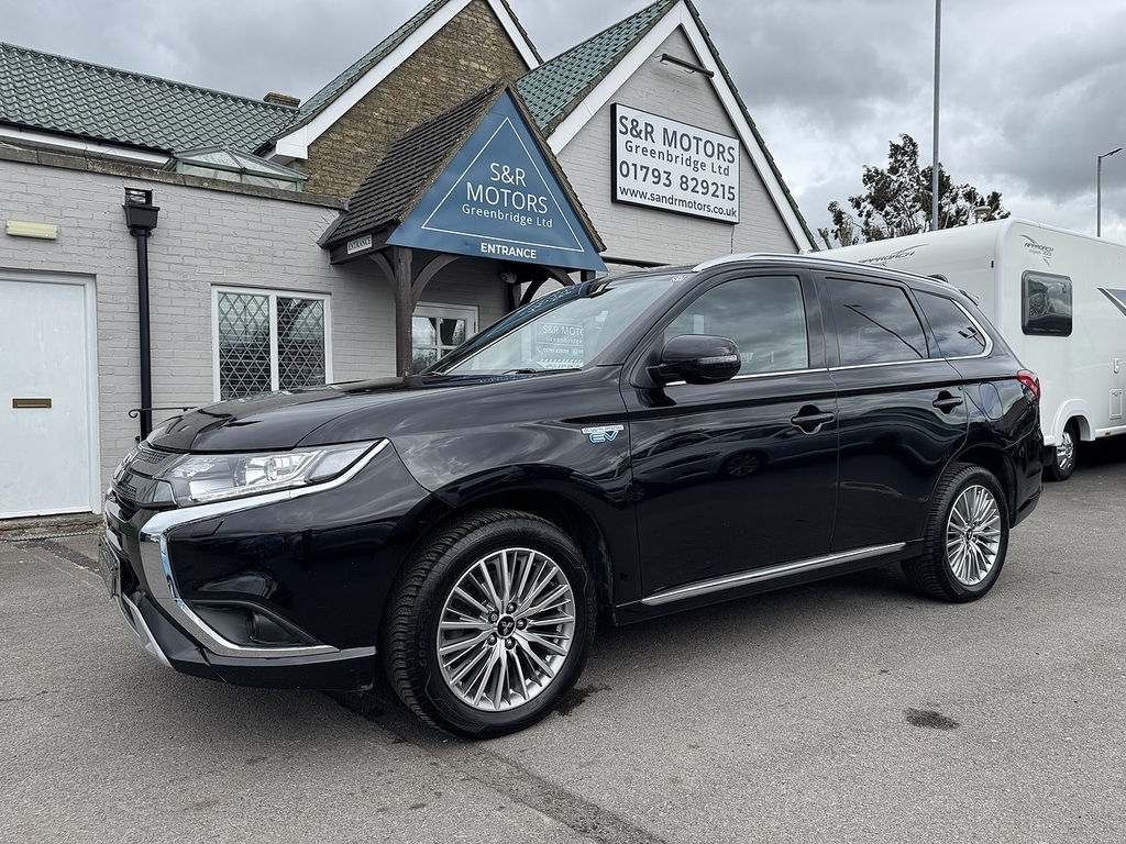 Mitsubishi Outlander H Twinmotor Dynamic Black