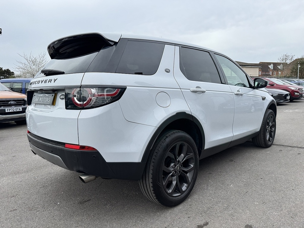 Land Rover Discovery Sport Td4 Landmark PK19XWJ White #4