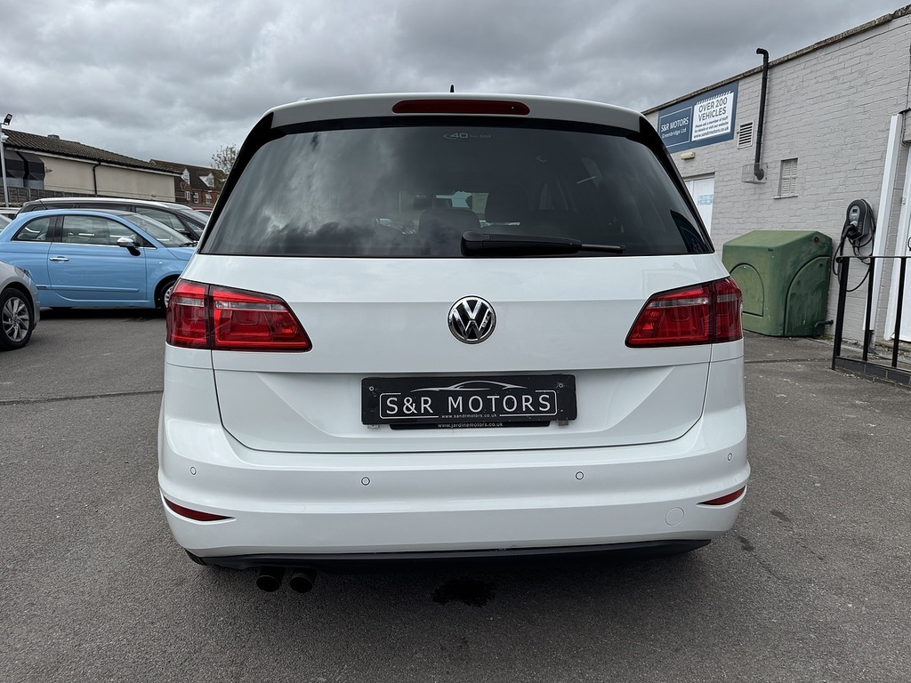 Volkswagen Golf SV Tdi Bluemotion Tech Gt White #5