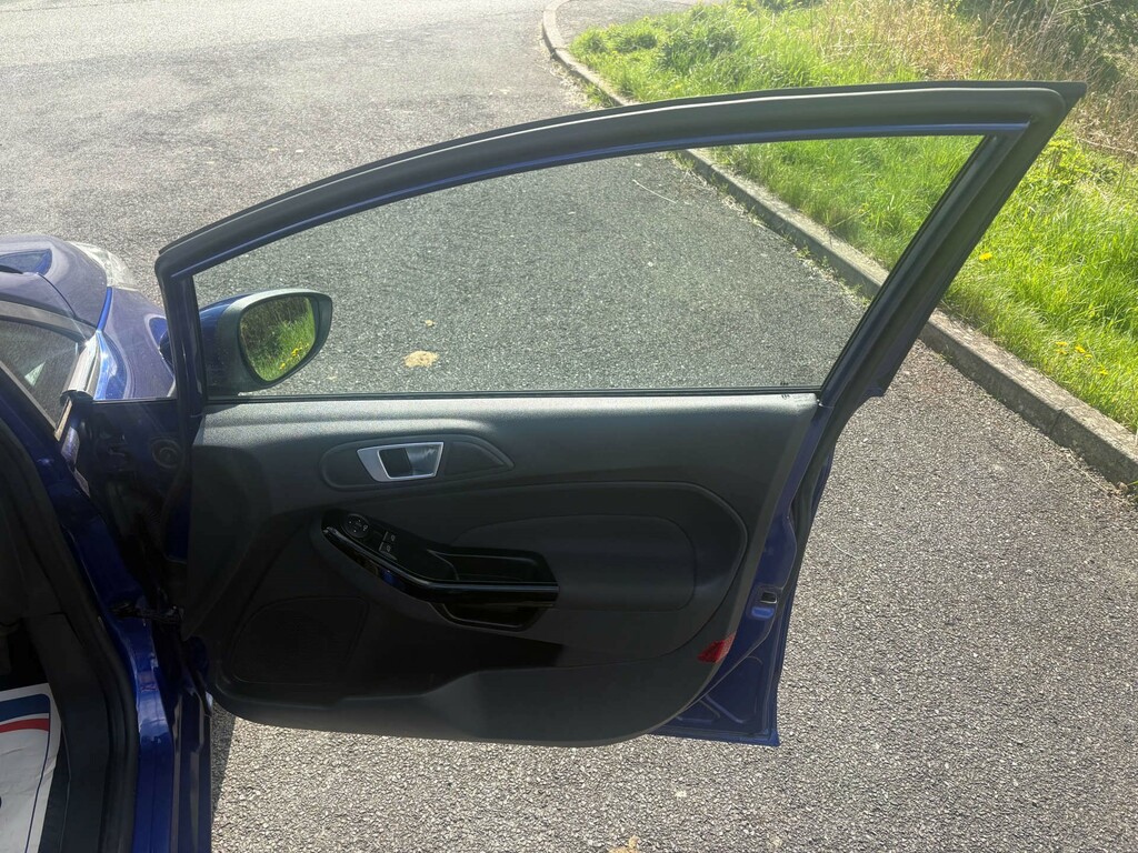 Ford Fiesta Zetec Hatchback Euro 6 DK65OJL  #6