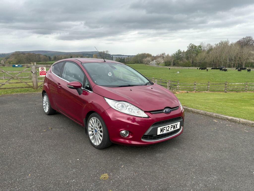 Ford Fiesta 1.4 Titanium Red