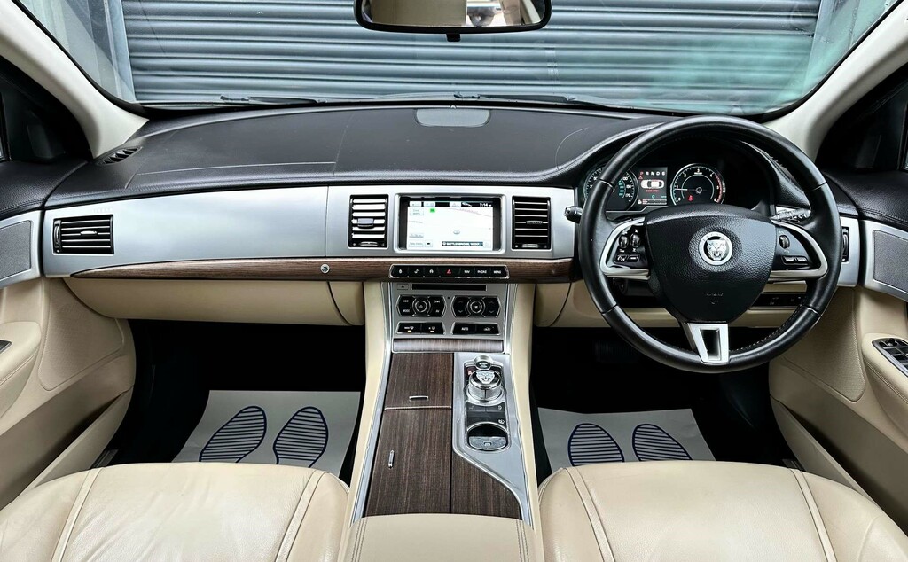 Jaguar XF Luxury D LV61TFE #3