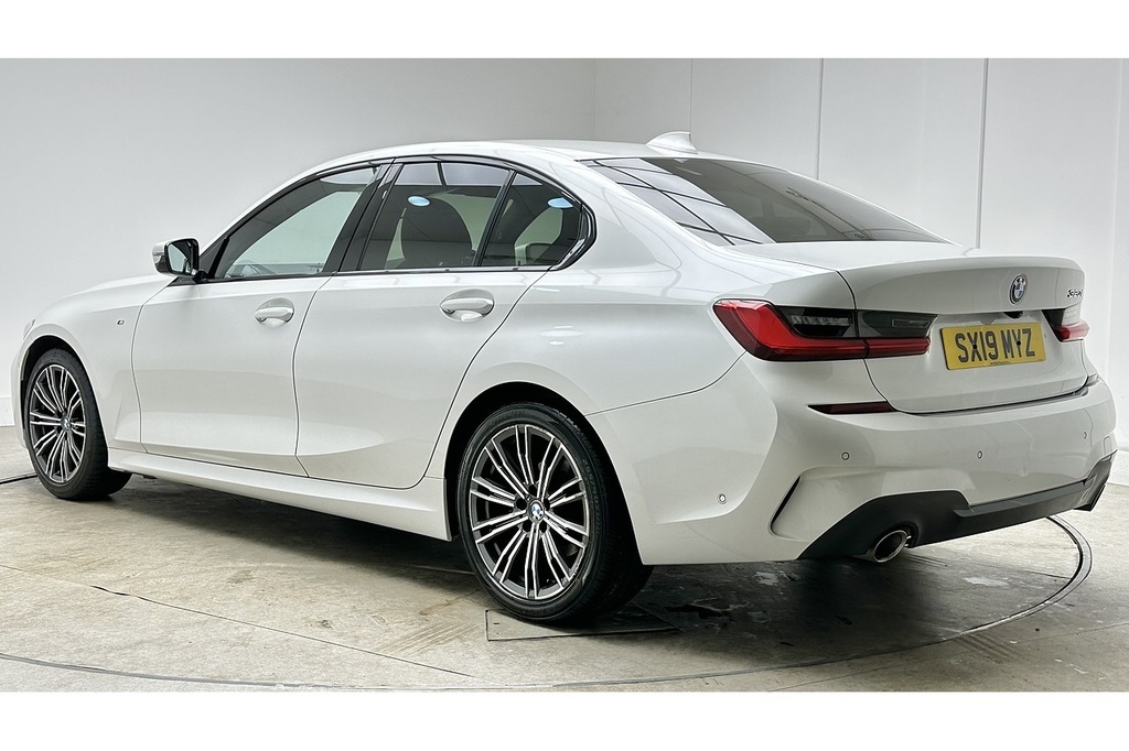 BMW 3 Series 320I M Sport SX19MYZ White #5