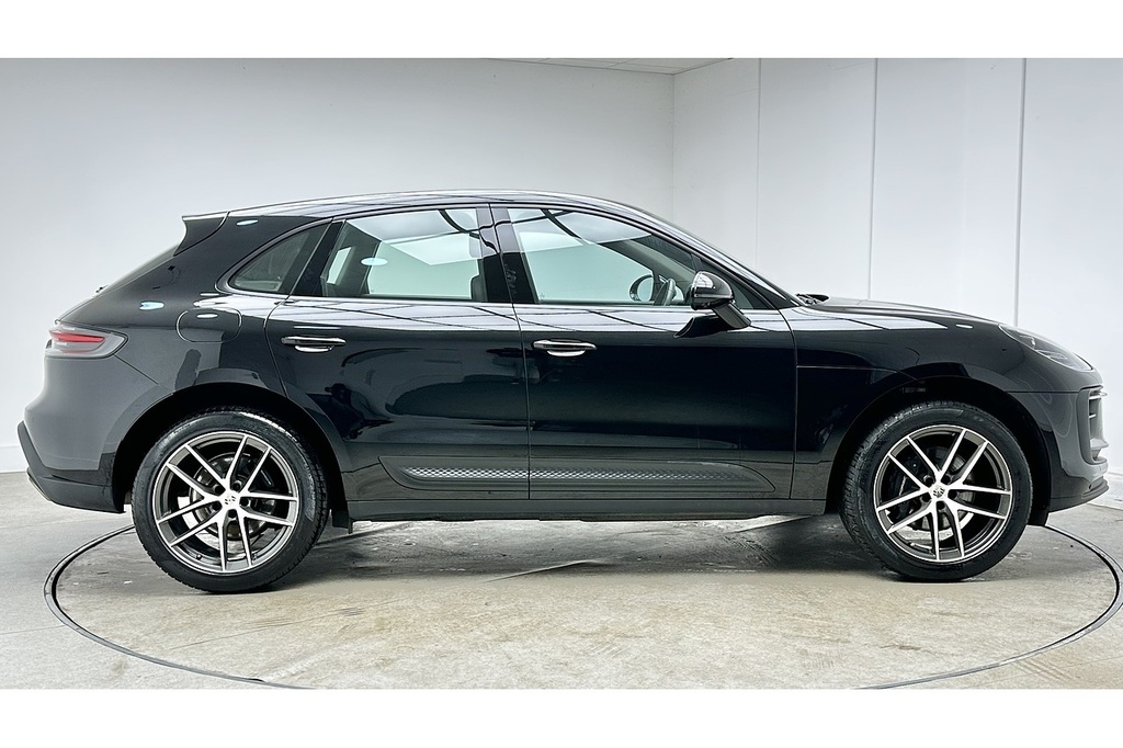 Porsche Macan T AE23TWA Black #4