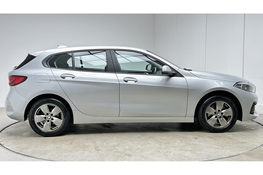 BMW 1 Series 118I Se MW70HWS Silver #4