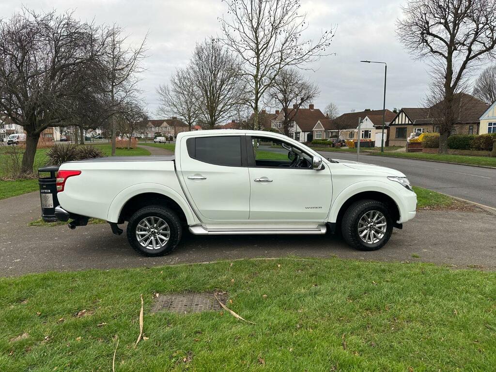 Mitsubishi L200 Pickup 2.4 Di-d Dc Warrior 201818 DX18HZK White #4