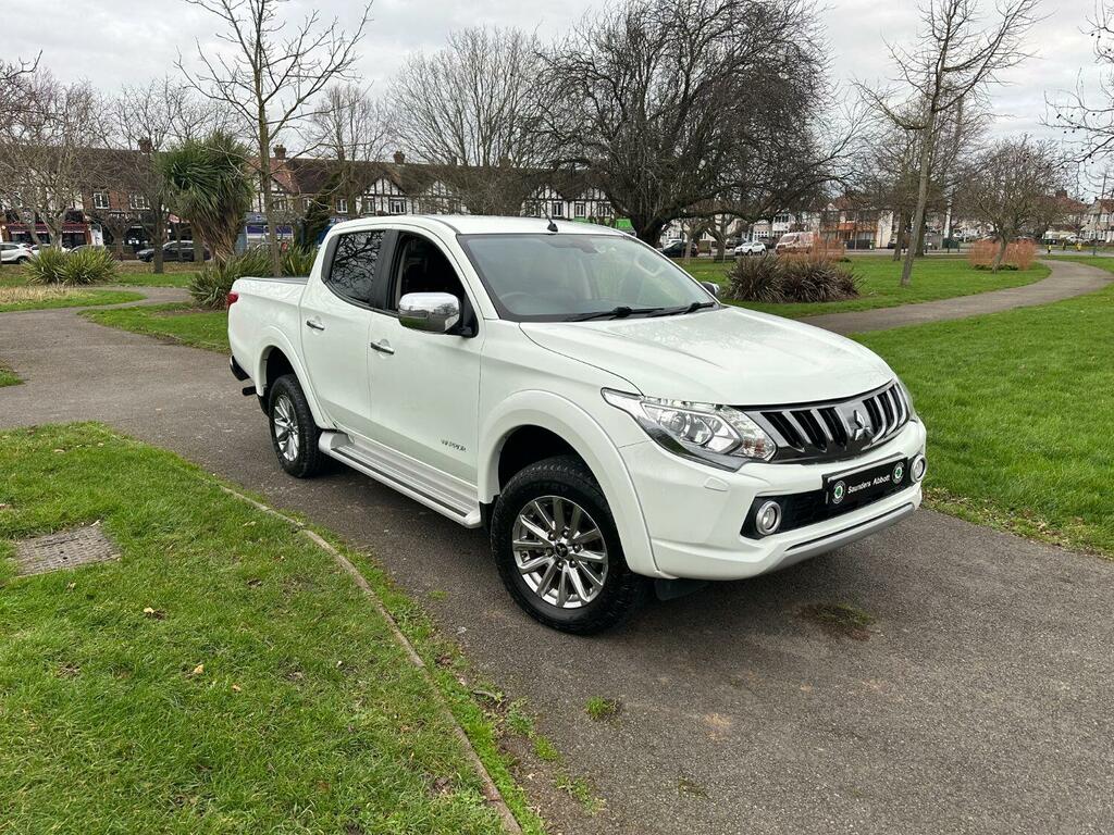 Mitsubishi L200 Pickup 2.4 Di-d Dc Warrior 201818 White