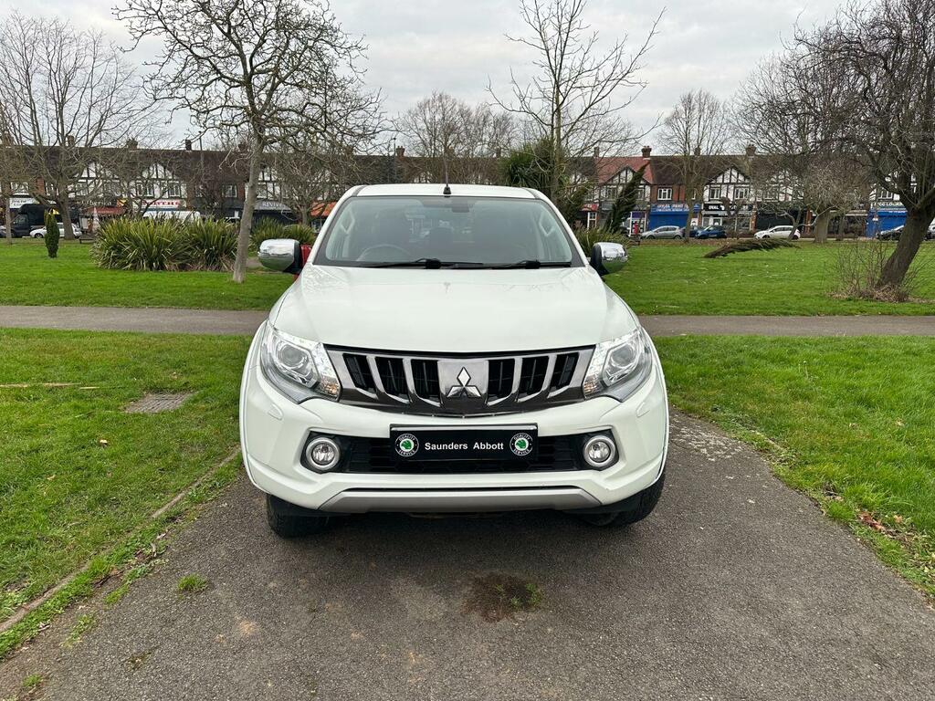 Mitsubishi L200 Pickup 2.4 Di-d Dc Warrior 201818 DX18HZK White #2