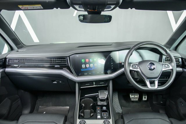 Volkswagen Touareg 2020 3.0 Tdi V6 Black Edition Suv Tiptr Black #2