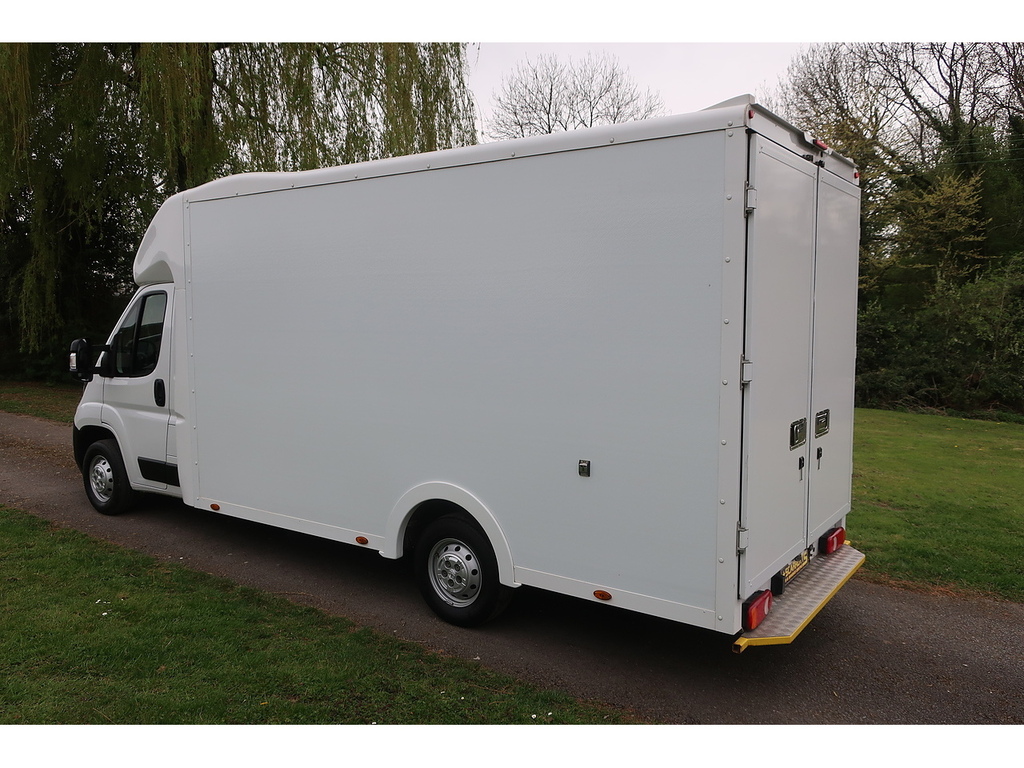 Peugeot Boxer 2.2 Bluehdi 335 Professional Premium L3 Low Load NU73KXB White #4