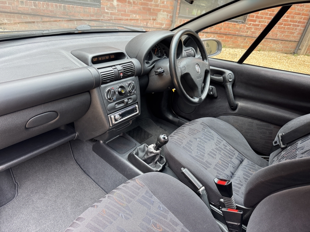 Vauxhall Tigra Chequers 16V Silver #11