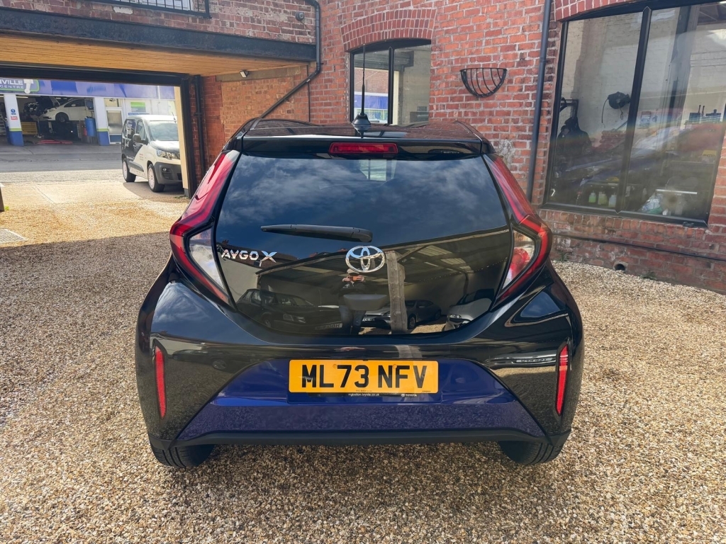 Toyota Aygo X 1.0 Vvt-i Edge ML73NFV Blue #5