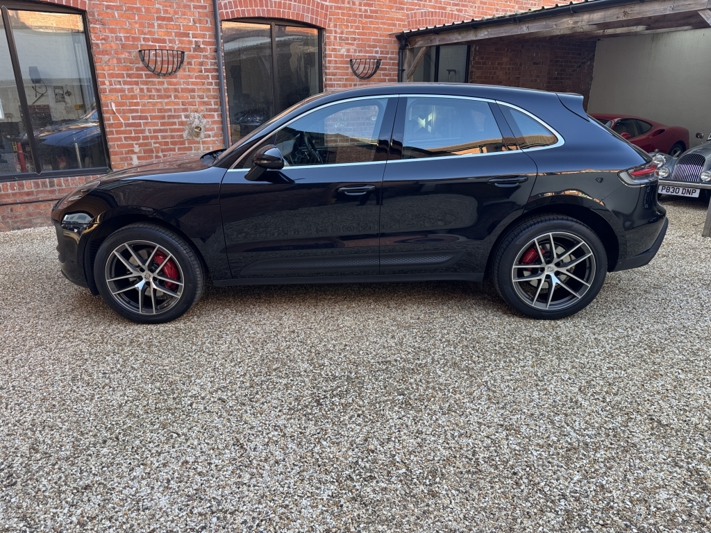 Porsche Macan S Estate 2.9 S Pdk SN71WCK Black #2