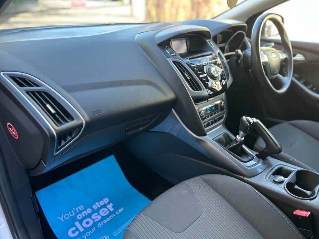 Ford Focus 1.6L Titanium Silver #3