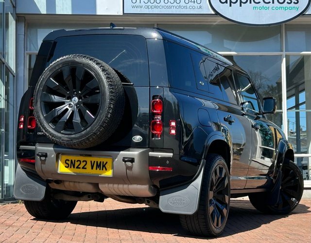 Land Rover Defender 3.0 D300 Mhev X-dynamic SN22VMK Black #5