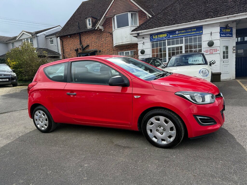 Hyundai I20 1.2 Classic Hatchback Euro 5 85 WU14NZZ Red #4